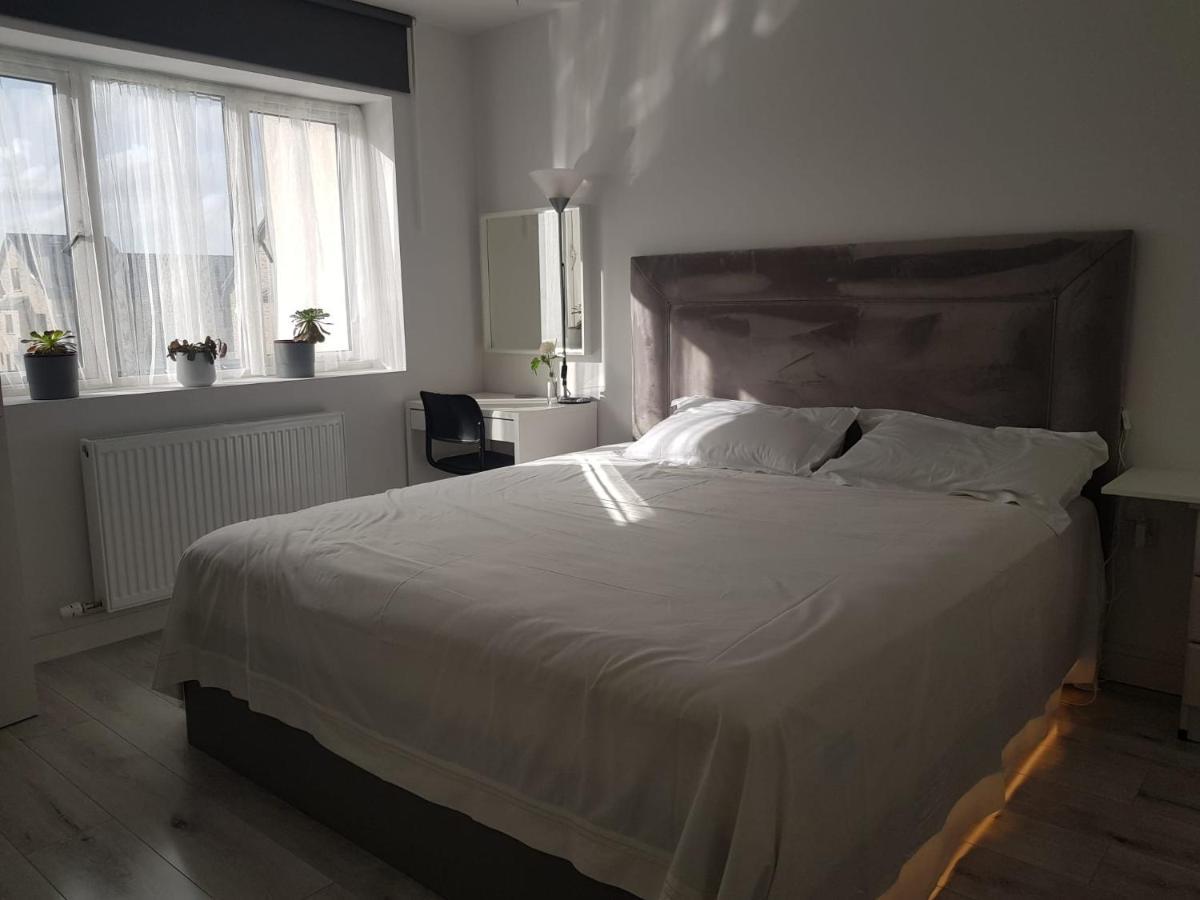 Barnoaks House - Private Room Ensuite Bathroom Homestay Dublin Exteriör bild